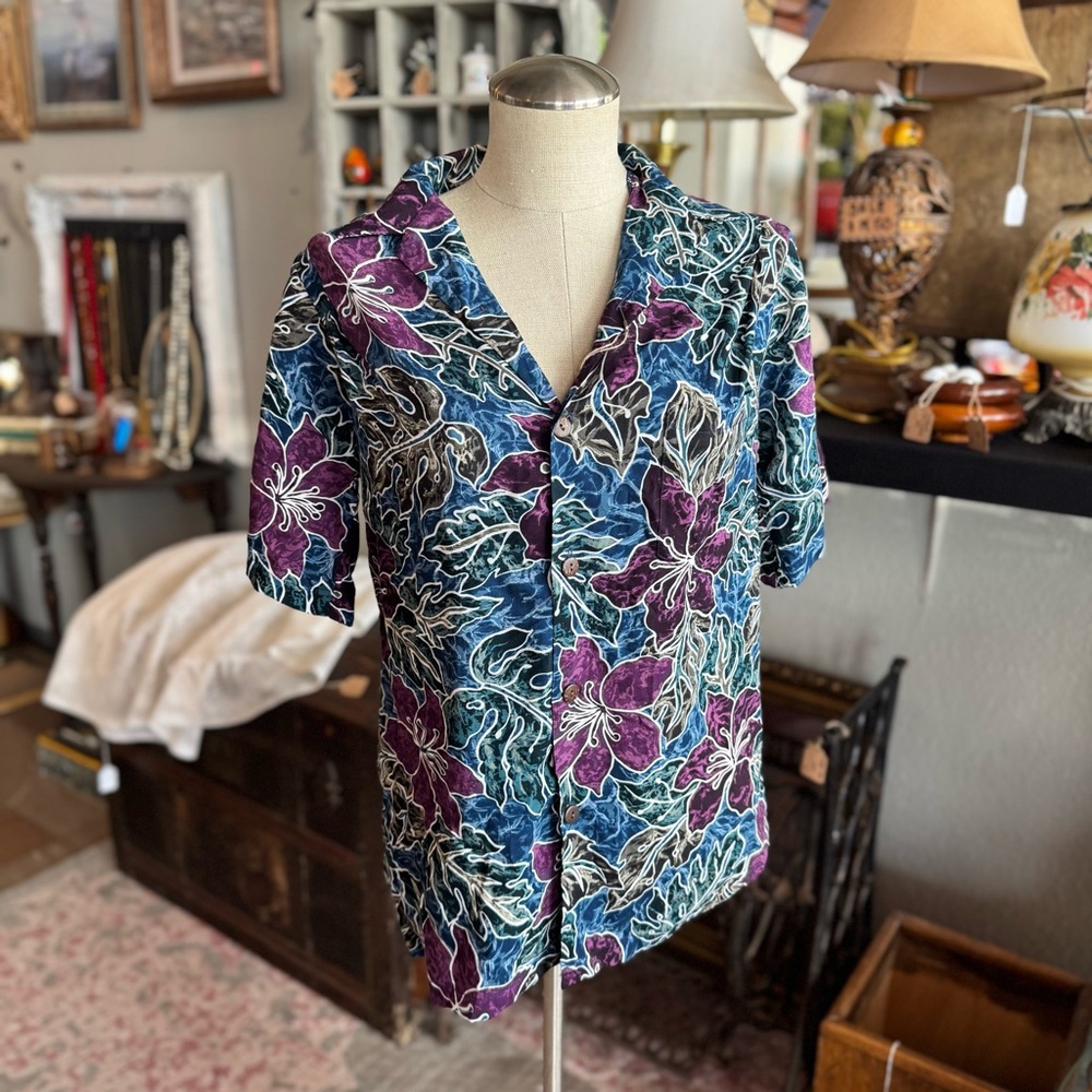 Vintage Hilo Hattie Hawaiian Button Down